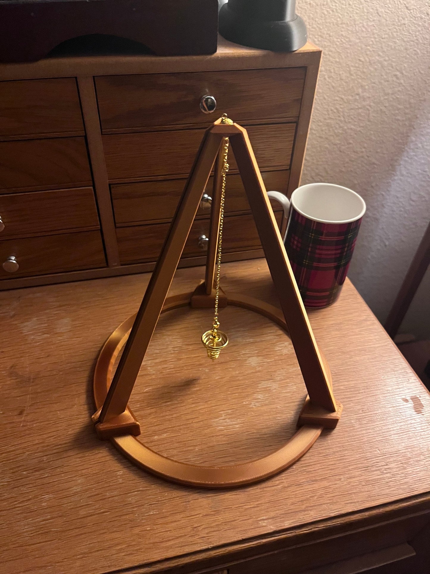 Large Open Tripod Stand